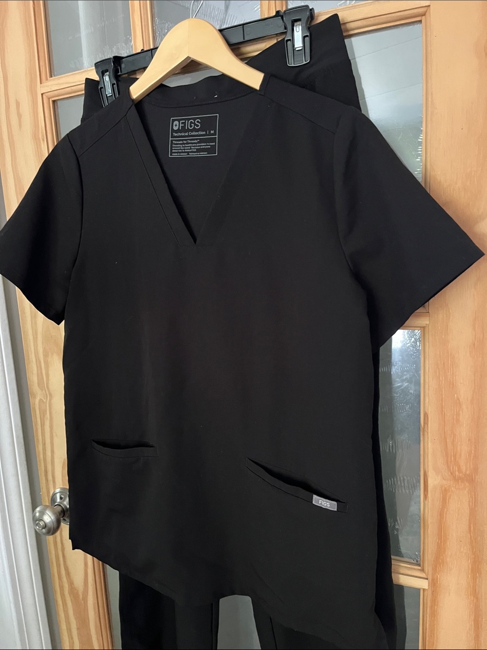 Black Women's Scrub Set M/MP straight leg - Picture 8 of 13